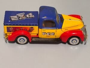 Vintage 1940 Ford PEZ Candy Pickup Truck Golden Wheel Die-Cast 1:24